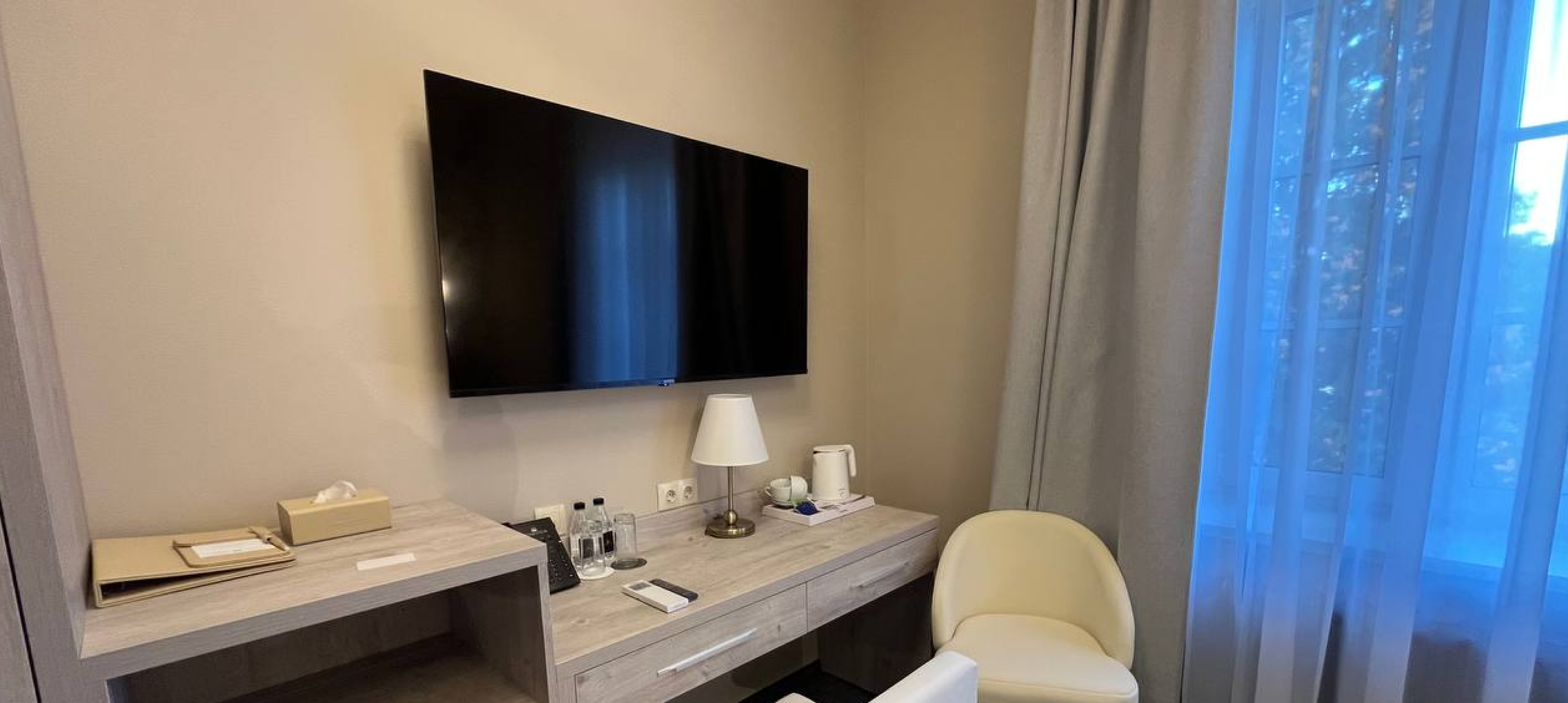 TWN Room 6